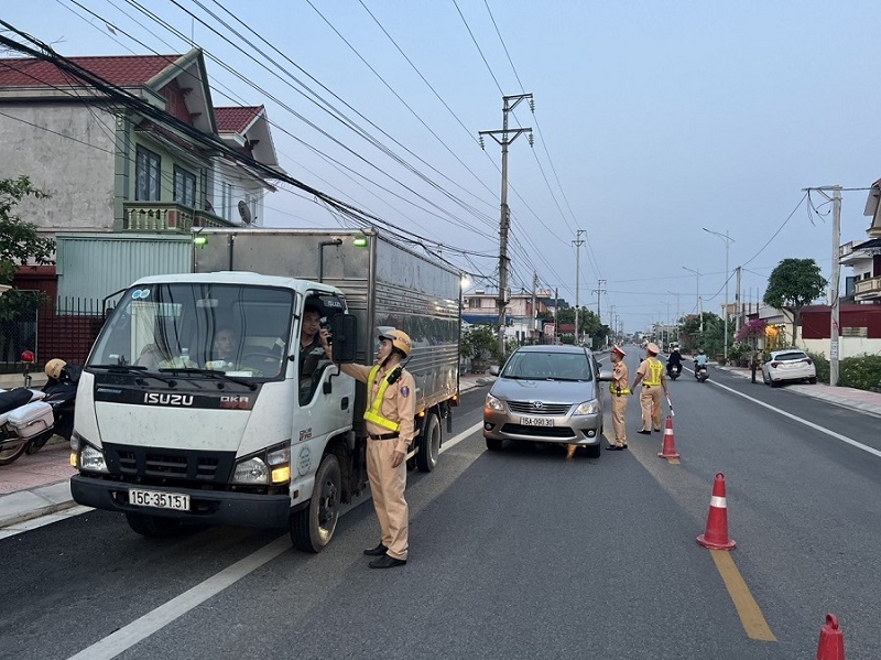 Công an huyện Kiến Thụy: Tăng cường tuần tra kiểm soát, xử lý vi phạm đối với chuyên đề nồng độ cồn